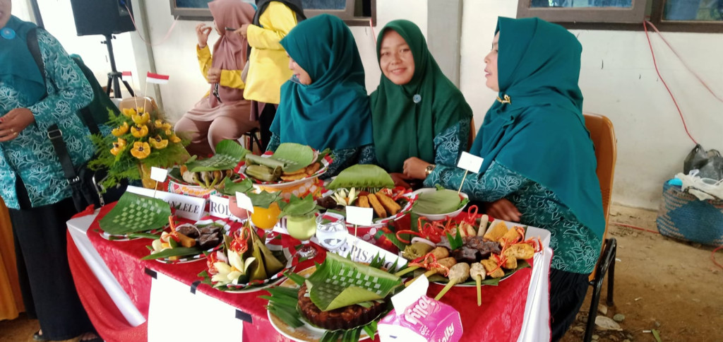 Lomba Makanan bergizi TP - PKK se kecamatan Atu Lintang